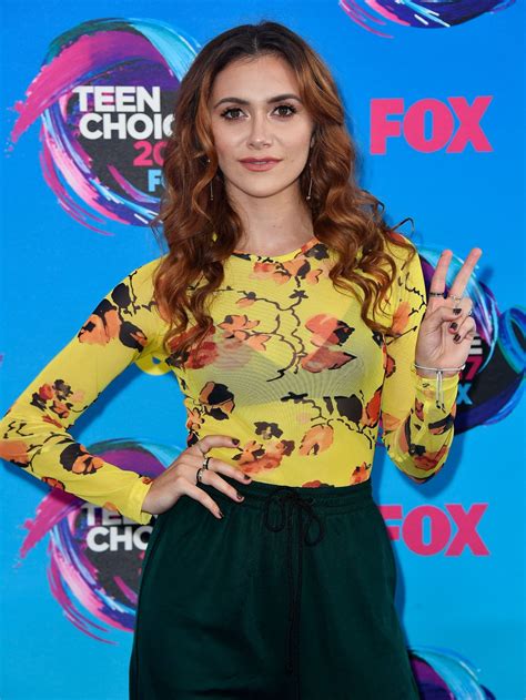 Alyson Stoner Facts, Bio, Wiki, Net Worth, Age, Height, Family,。